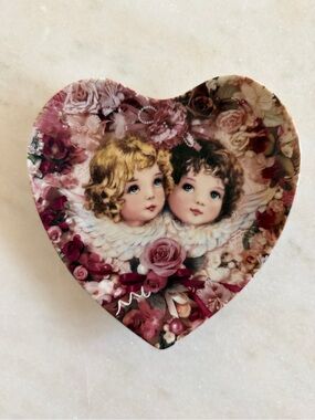 Esley Collection Heart-Shaped Porcelain Dish in White and Cream